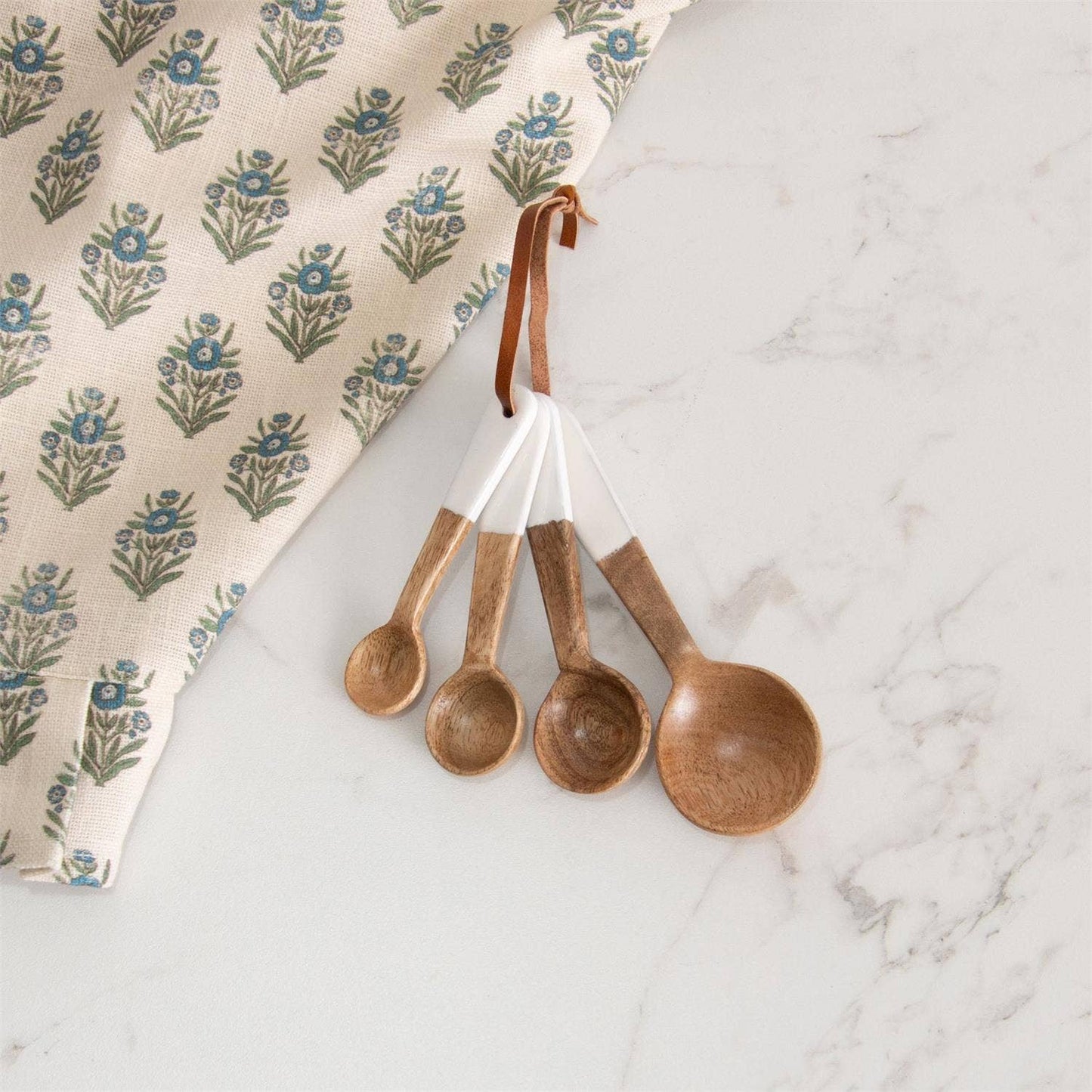 Mango Measuring Spoons With White Enamel Set