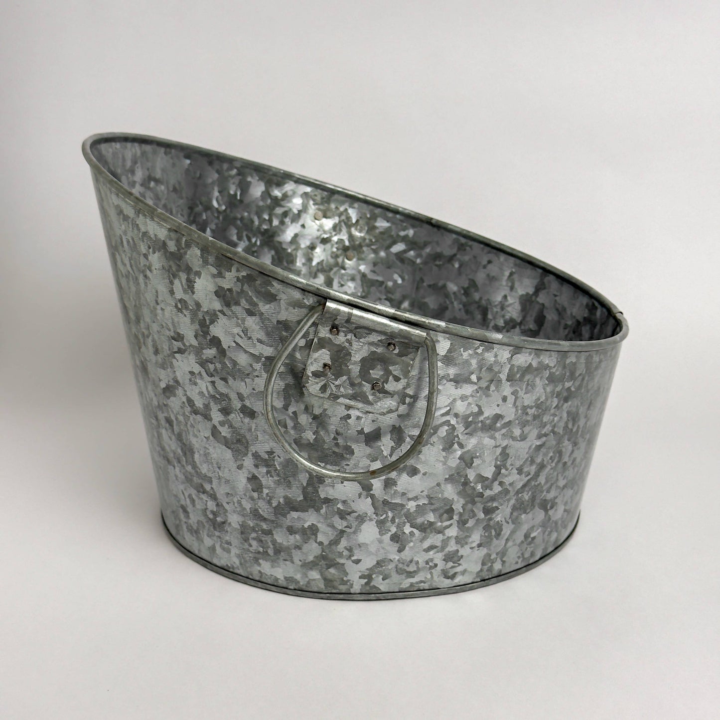 Tapered Galvanized Ice Tub