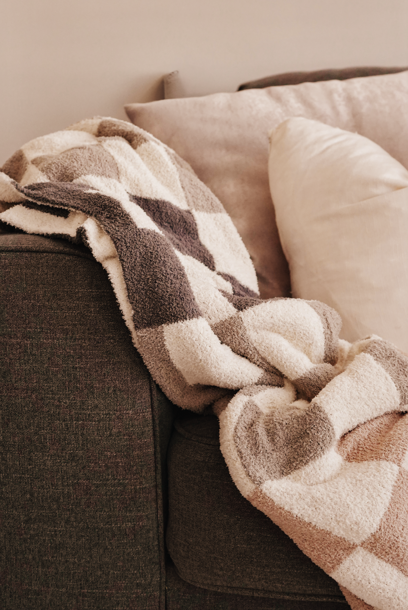 Checkered Reversible Cozy Fleece Throw Blanket