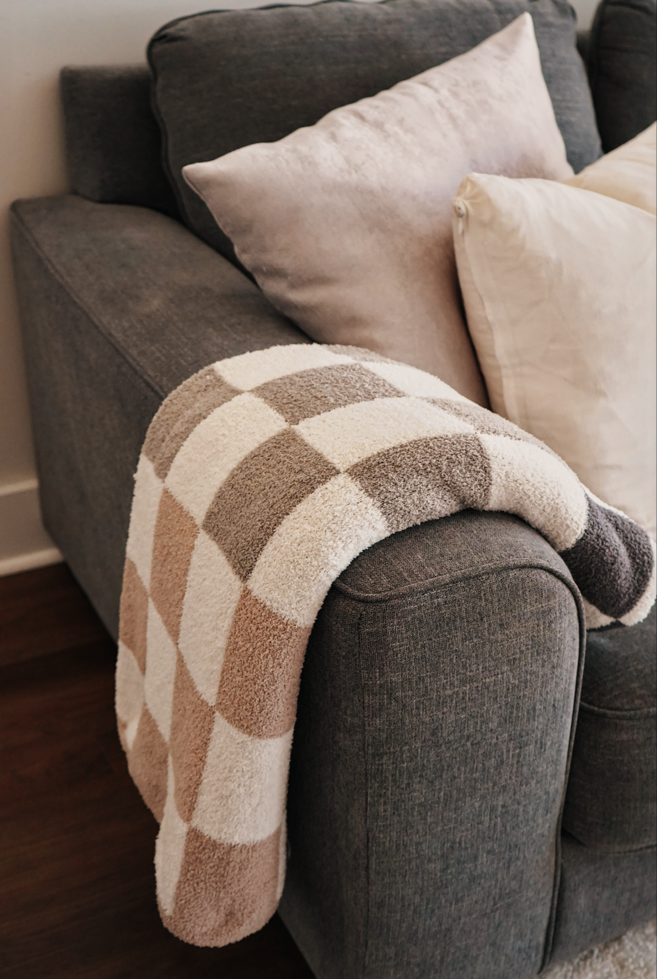 Checkered Reversible Cozy Fleece Throw Blanket