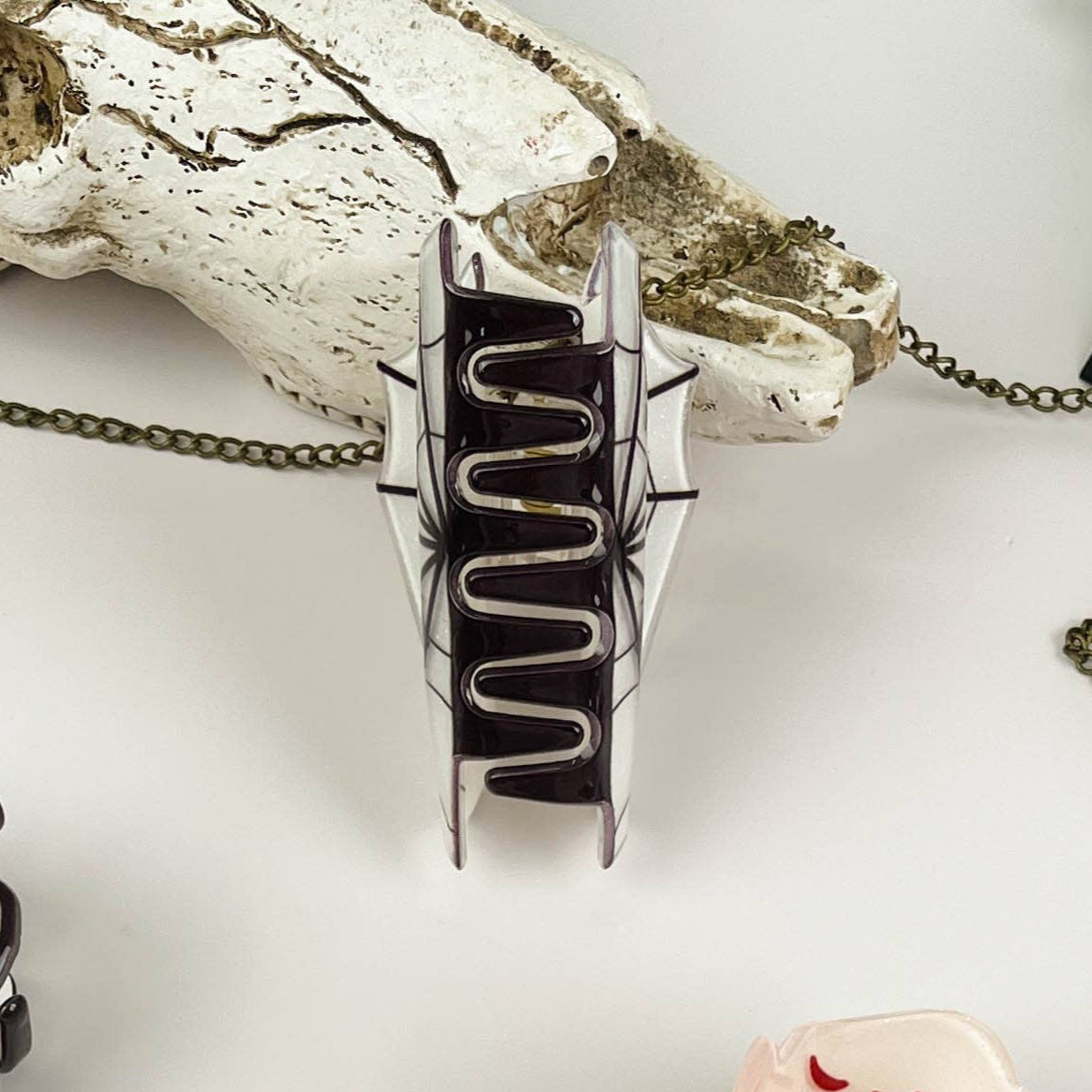 Spider Web Claw Clip