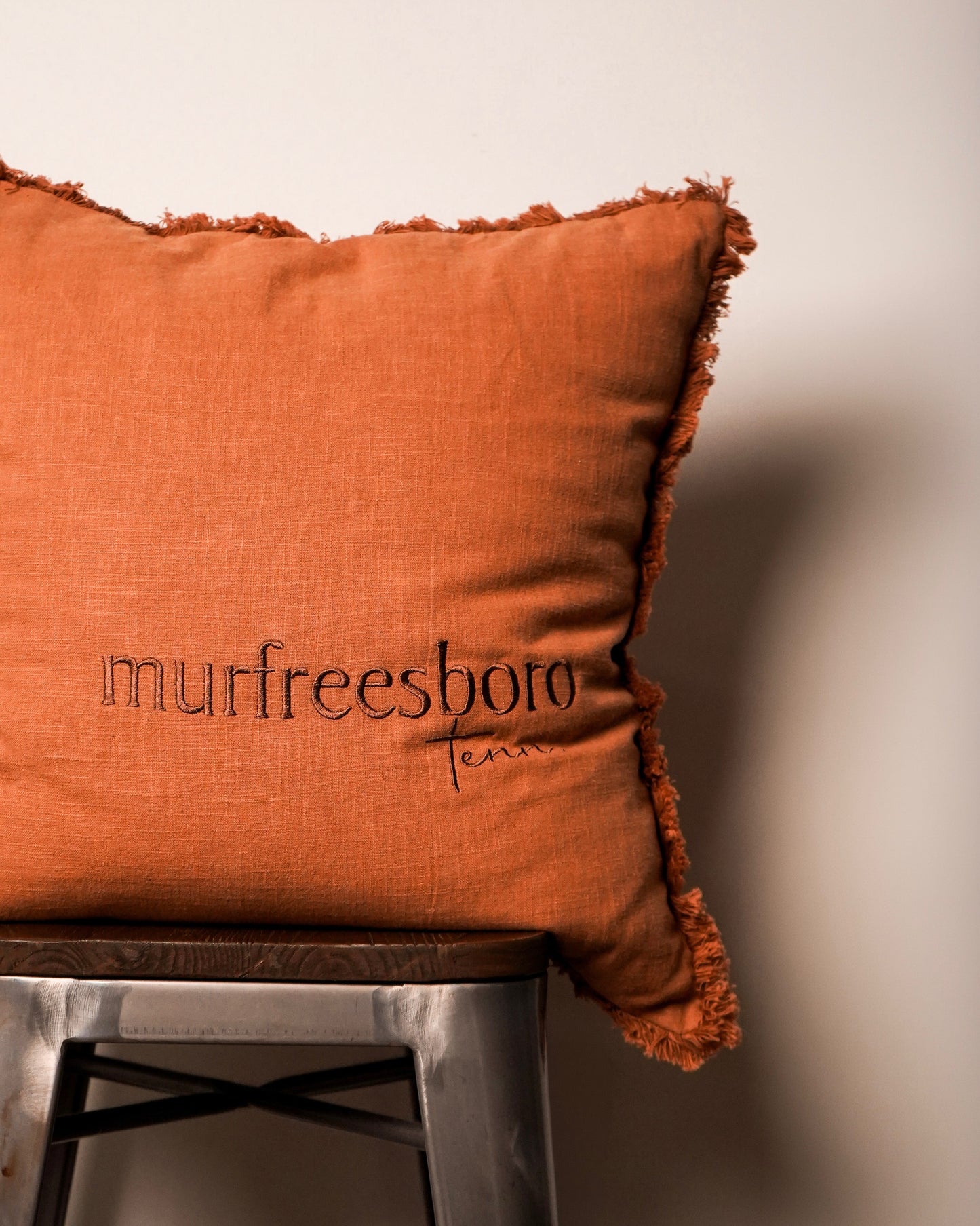 Tone on Tone Fringe Murfreesboro Pillow Large [Rust]