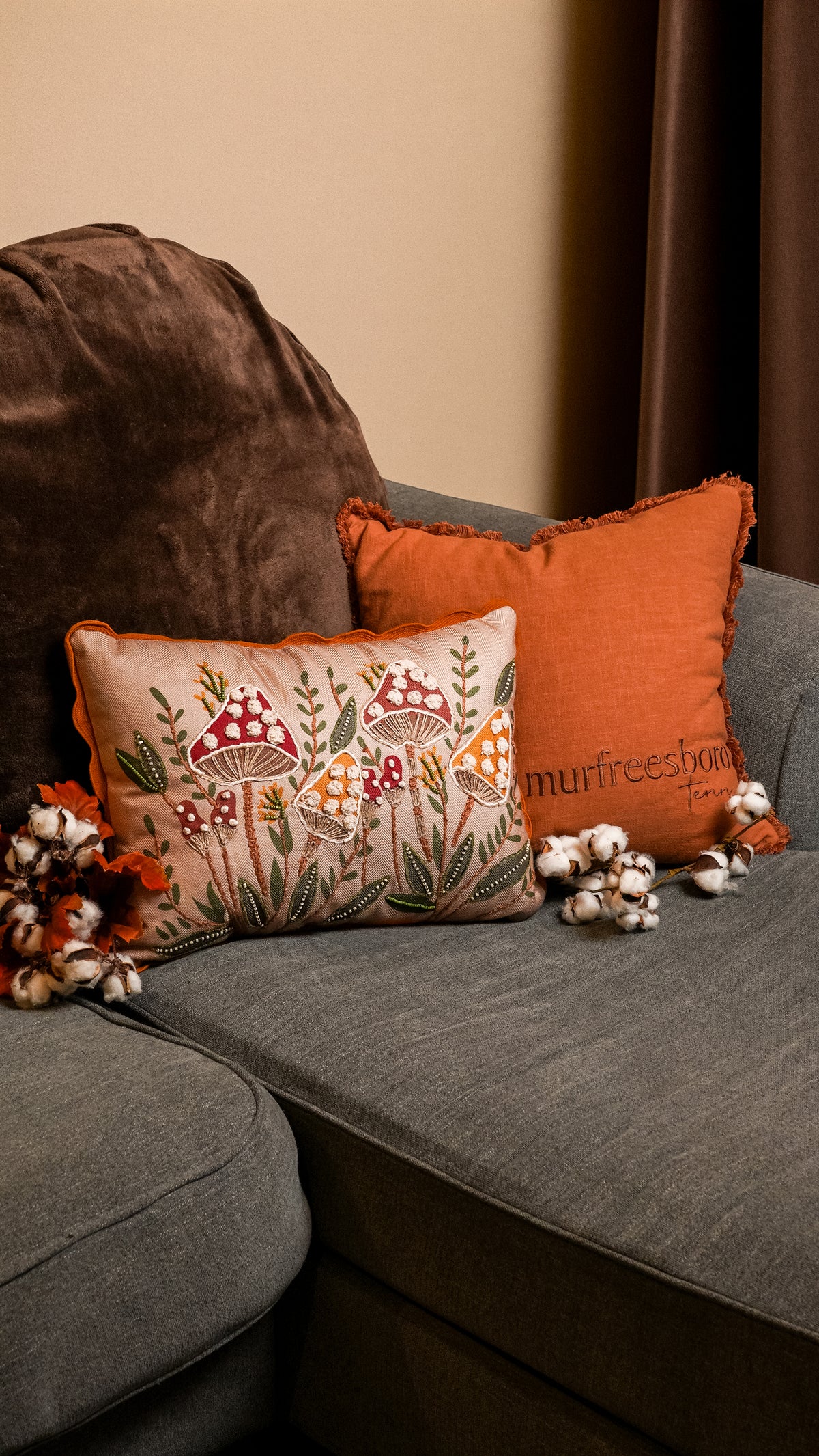 Tone on Tone Fringe Murfreesboro Pillow Large [Rust]