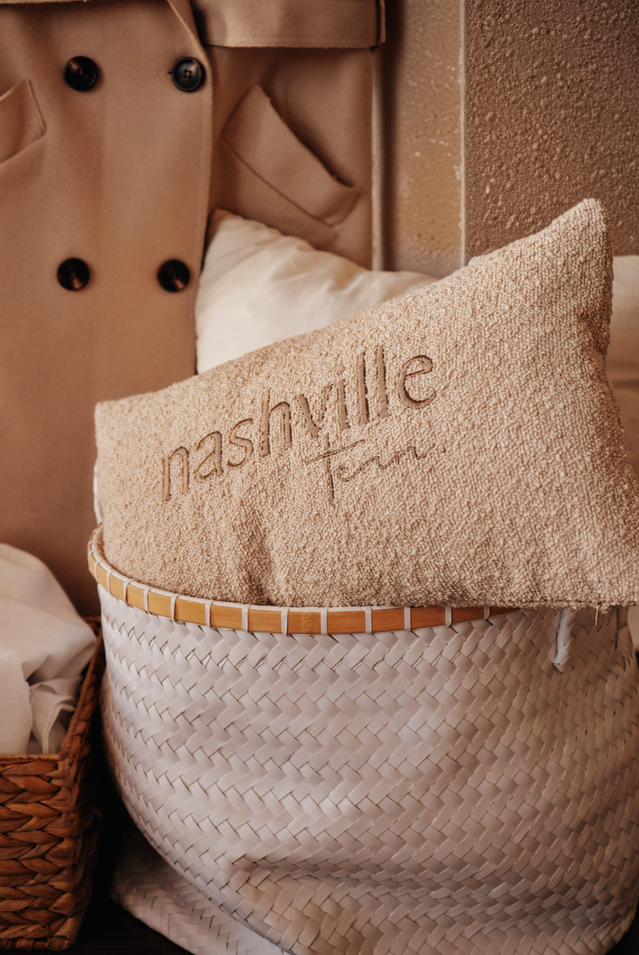 Nashville Textured Lumbar Pillow [Beige]