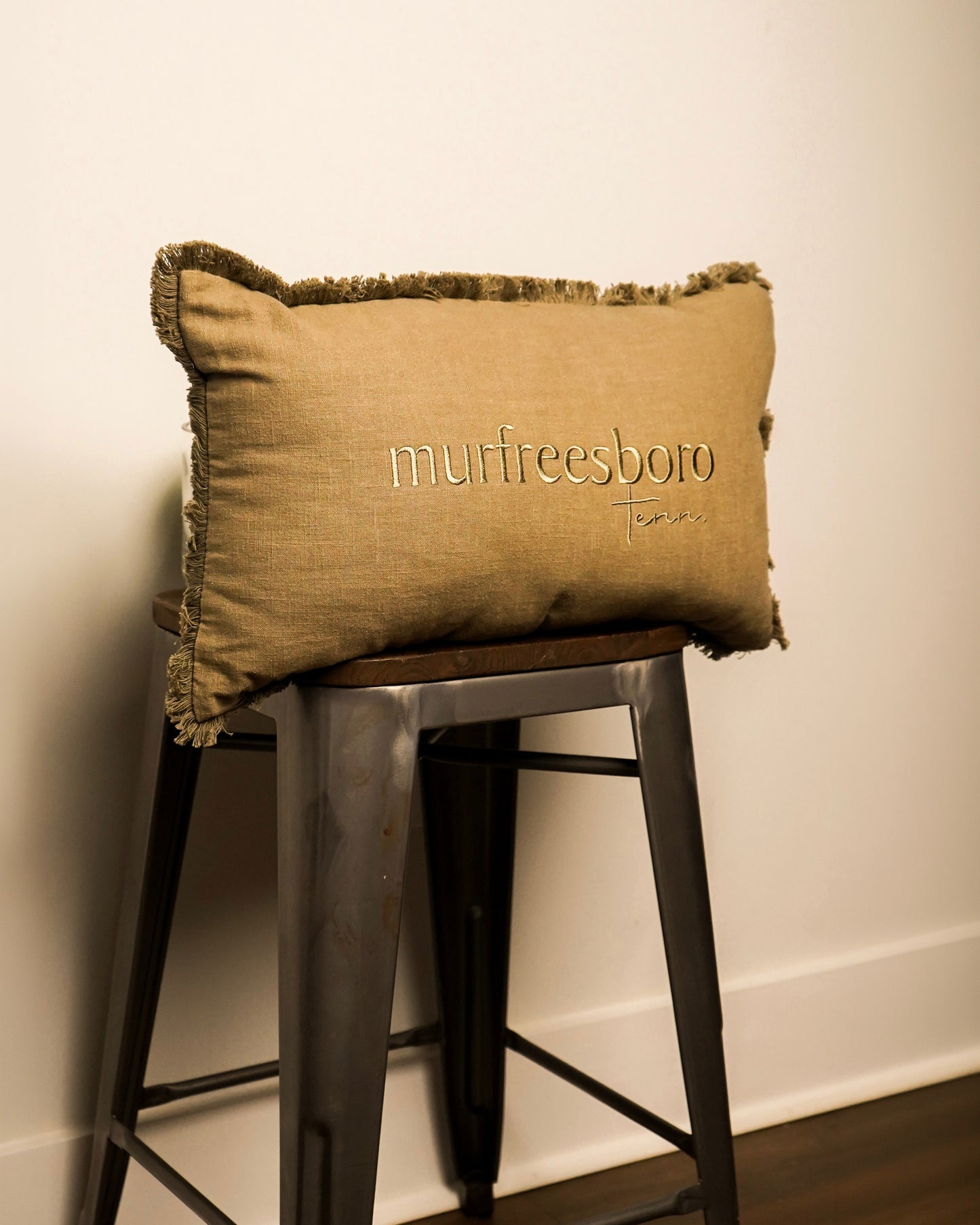 Tone on Tone Fringe Murfreesboro Pillow Small [Olive Green]