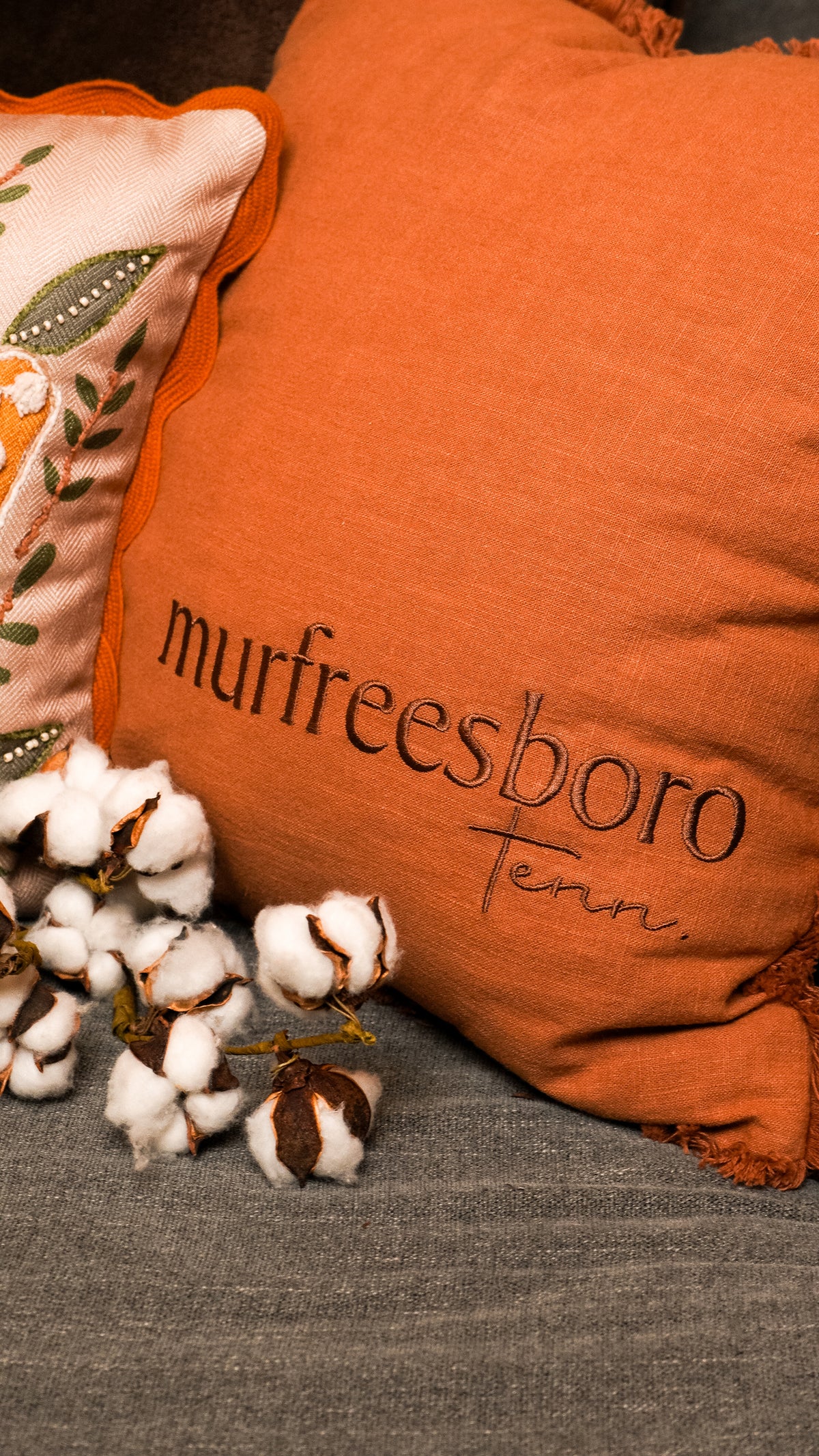 Tone on Tone Fringe Murfreesboro Pillow Large [Rust]