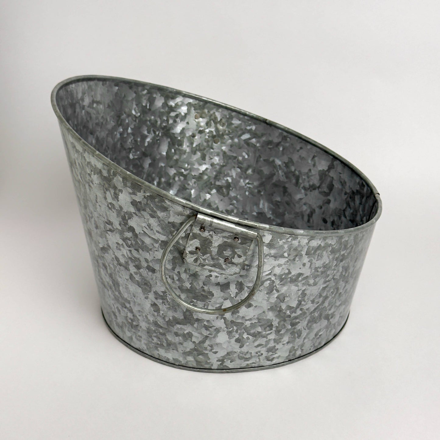 Tapered Galvanized Ice Tub