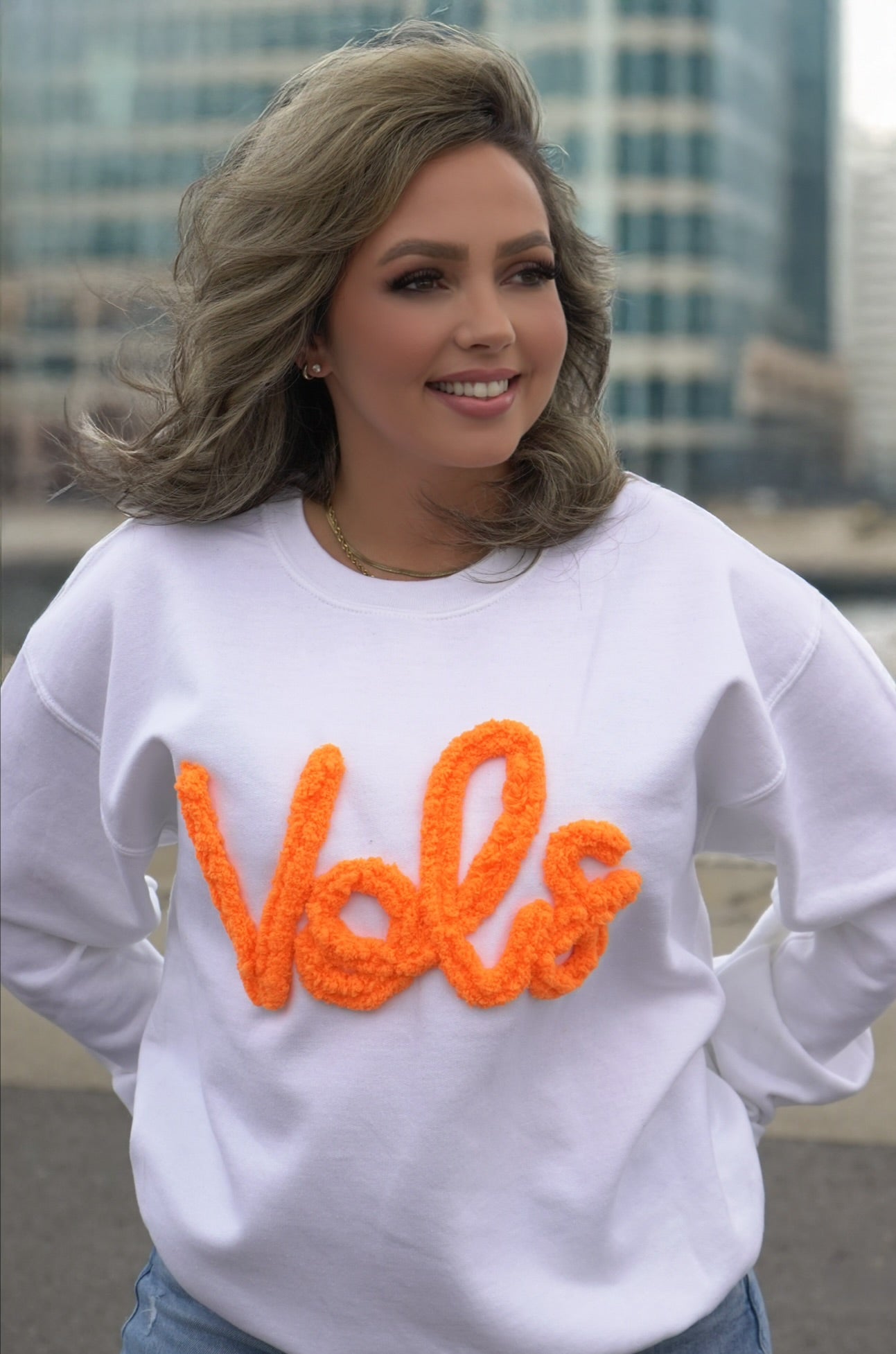 ARTS&SCIENCE Woven sweat shirt 天然染め バッグ付 Vols Chenille Script Sweatshirt [White/Orange] – 615 Collection