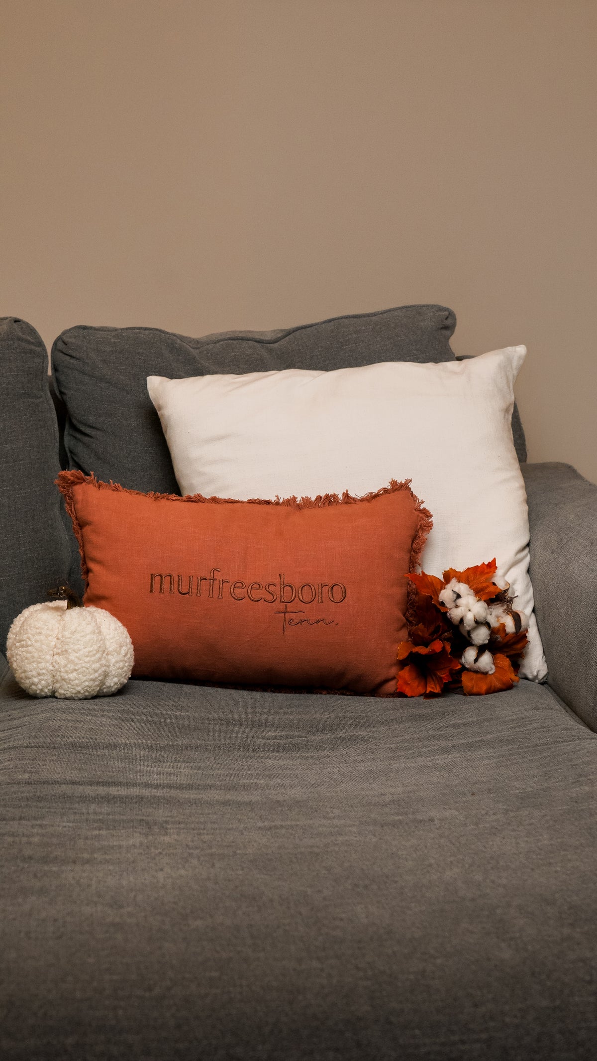 Tone on Tone Fringe Murfreesboro Pillow Small [Rust]
