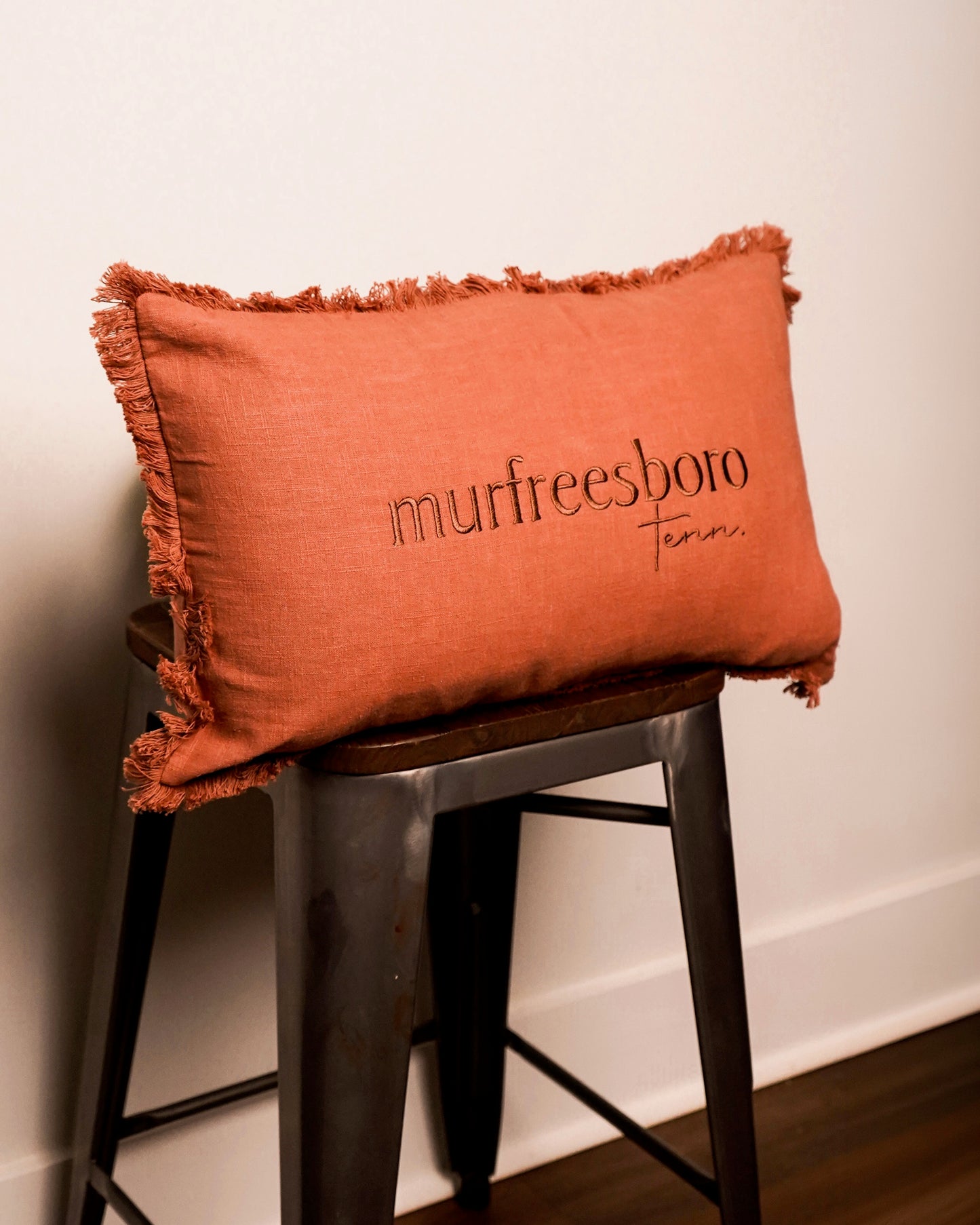 Tone on Tone Fringe Murfreesboro Pillow Small [Rust]
