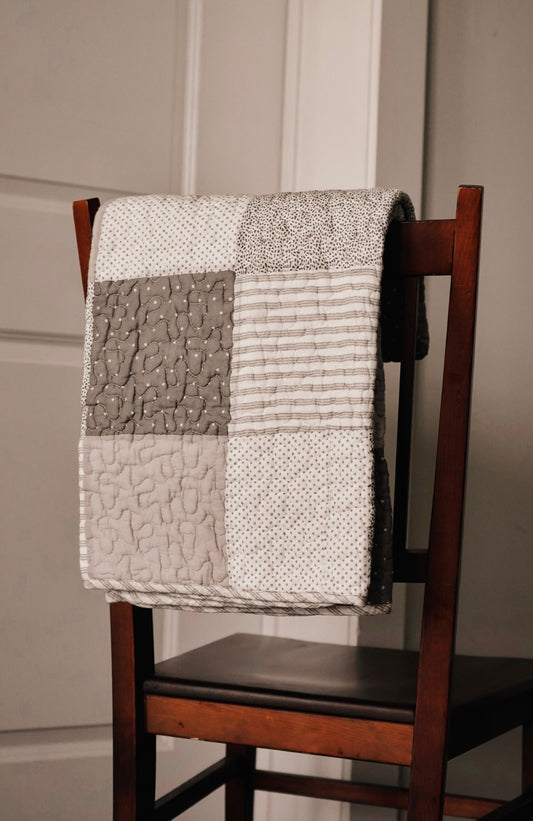Southern Comfort Keepsake Quilt [Gray]