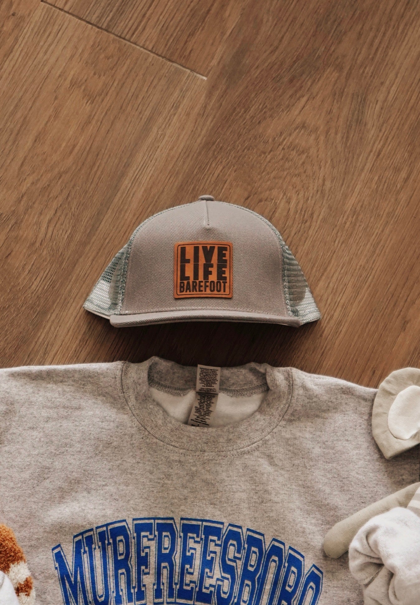 Live life Barefoot Kids Trucker Hat [Charcoal]
